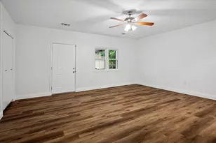 8426 Baumgarten Dr, Dallas, TX 75228 - Photo 32
