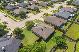 604 W Sheila Cir, Joshua, TX 76058 - Photo 2