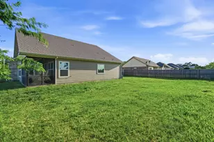 824 E Northside Dr, Pilot Point, TX 76258 - Photo 22