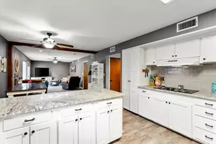 1101 Holly Hill Ln, Mt Pleasant, TX 75455 - Photo 10