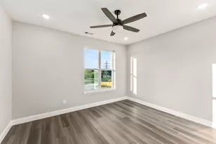 825 Premier Pkwy, Grand Prairie, TX 75051 - Photo 12