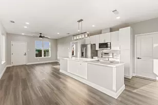 825 Premier Pkwy, Grand Prairie, TX 75051 - Photo 2