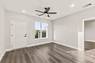 825 Premier Pkwy, Grand Prairie, TX 75051 - Photo 6