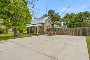 307 N Oak Ln, Tolar, TX 76476 - Photo 4