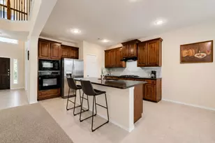 1300 Bellingham Cir, Glenn Heights, TX 75154 - Photo 10