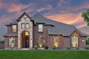 1310 Billingsley Dr, Waxahachie, TX 75167 - Photo 2