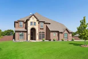 1310 Billingsley Dr, Waxahachie, TX 75167 - Photo 4