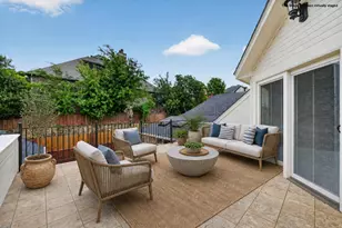5811 Scenic Bay Ct, Arlington, TX 76013 - Photo 2