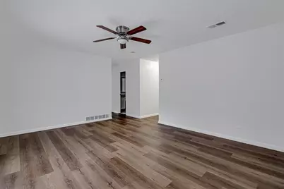 207 Stefanie Street, Burleson, TX 76028 - Photo 8