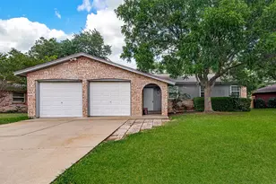 207 Stefanie St, Burleson, TX 76028 - Photo 1