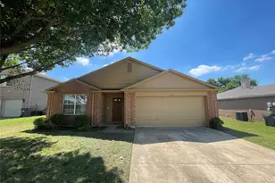 1611 Columbia Dr, Glenn Heights, TX 75154 - Photo 2