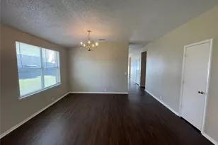 1611 Columbia Dr, Glenn Heights, TX 75154 - Photo 6