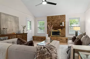 329 Stratford Dr, Hurst, TX 76054 - Photo 8