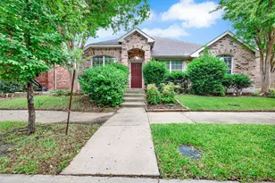 5305 Hampshire Dr, McKinney, TX 75070 - Photo 2