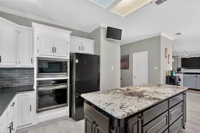 6319 Lake Bluff Drive, Dallas, TX 75249 - Photo 6