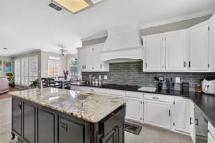 6319 Lake Bluff Dr, Dallas, TX 75249 - Photo 10