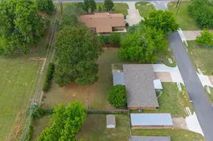 102 Thomas St, Joshua, TX 76058 - Photo 34