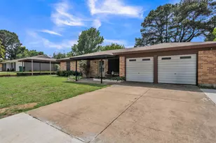 102 Thomas St, Joshua, TX 76058 - Photo 2