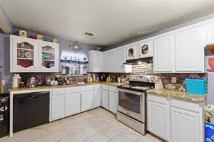 12809 Sultana St, Dallas, TX 75253 - Photo 10