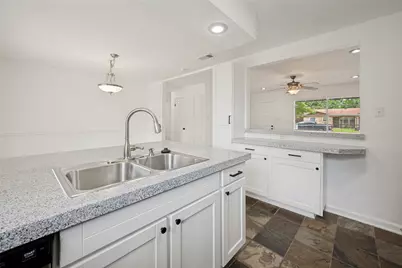 2209 Hackberry Drive, Arlington, TX 76013 - Photo 10
