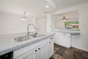 2209 Hackberry Dr, Arlington, TX 76013 - Photo 10