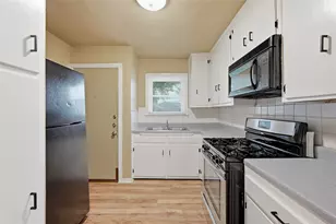 1701 W Elm St, Denison, TX 75020 - Photo 6