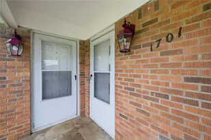 1701 W Elm St, Denison, TX 75020 - Photo 2