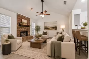 2121 Stone Moss Ln, Grapevine, TX 76051 - Photo 2