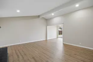 417 Oxford Dr, Sherman, TX 75092 - Photo 6