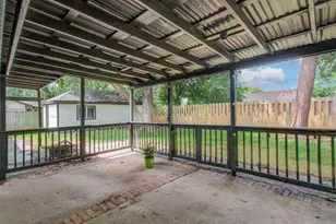2708 Tallow St, Alvin, TX 77511 - Photo 32