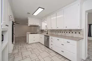 2708 Tallow St, Alvin, TX 77511 - Photo 12