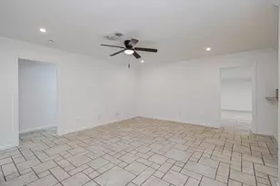 2708 Tallow St, Alvin, TX 77511 - Photo 8