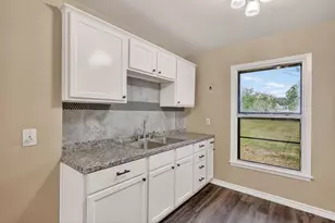 1900 SE 19th St, Mineral Wells, TX 76067 - Photo 4