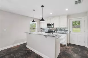 501 E Day St, Denison, TX 75021 - Photo 14