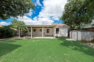 523 35th St, Grand Prairie, TX 75050 - Photo 4