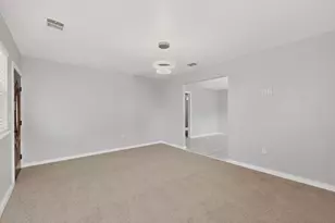 907 Ogden Ave, Cockrell Hill, TX 75211 - Photo 6