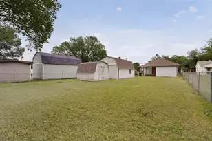 907 Ogden Ave, Cockrell Hill, TX 75211 - Photo 36