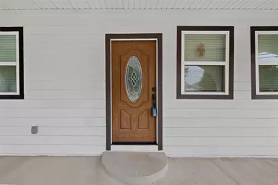 907 Ogden Avenue, Cockrell Hill, TX 75211 - Photo 2