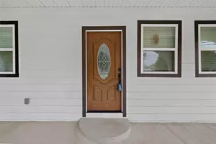 907 Ogden Ave, Cockrell Hill, TX 75211 - Photo 2
