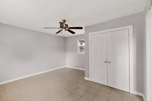 907 Ogden Ave, Cockrell Hill, TX 75211 - Photo 28