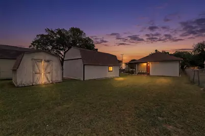907 Ogden Avenue, Cockrell Hill, TX 75211 - Photo 40