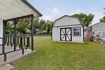 907 Ogden Avenue, Cockrell Hill, TX 75211 - Photo 38