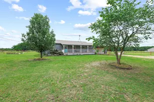 323 Co Rd 3804, Wolfe City, TX 75496 - Photo 2