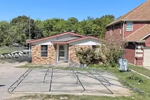 2917 Chestnut Ave, Fort Worth, TX 76106 - Photo 1