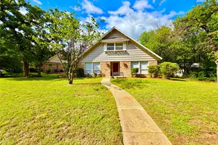 2117 Foxcroft Cir, Denton, TX 76209 - Photo 2