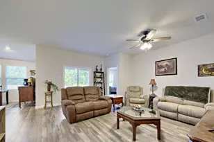 420 Jameson St, Springtown, TX 76082 - Photo 4