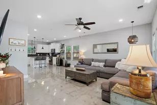 512 W Locust St, Whitewright, TX 75491 - Photo 4