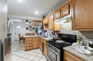2211 Cloverdale St, Arlington, TX 76010 - Photo 8