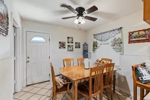 2211 Cloverdale St, Arlington, TX 76010 - Photo 10