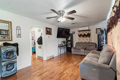 2211 Cloverdale Street, Arlington, TX 76010 - Photo 4